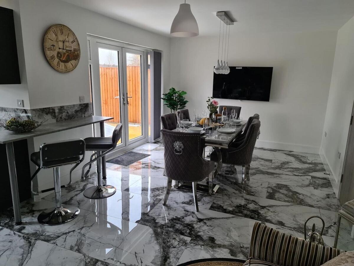 Sav 5 Bed Luxury Detached House In Leicester Humberstone 객실 사진